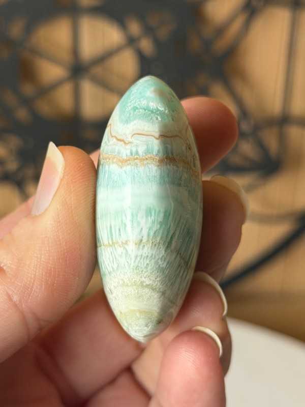 Galet en aragonite bleue (0.049kg)