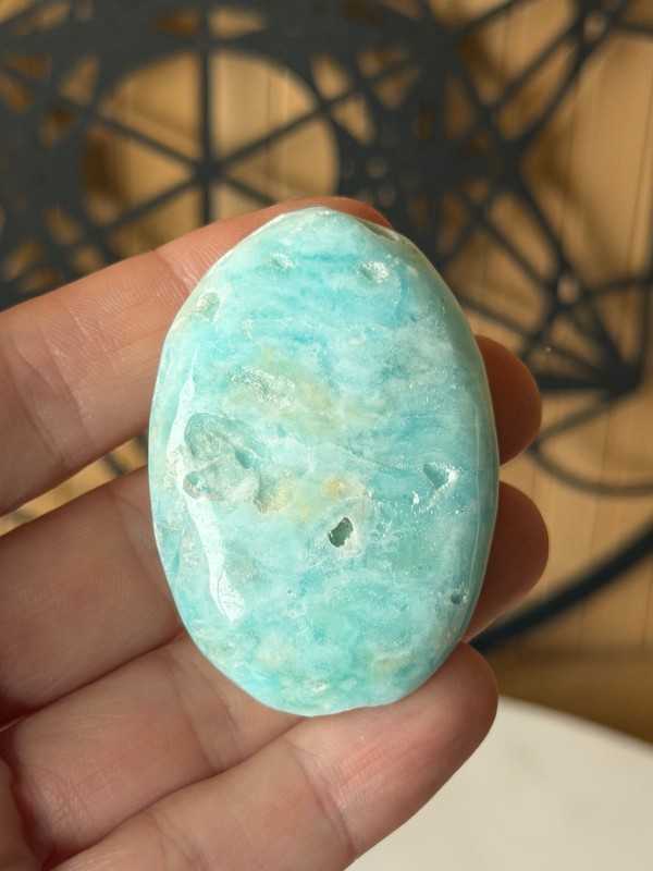 Galet en aragonite bleue (0.047kg)