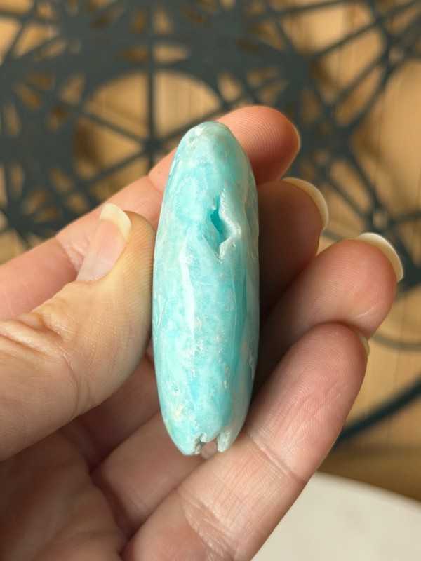 Galet en aragonite bleue (0.047kg)