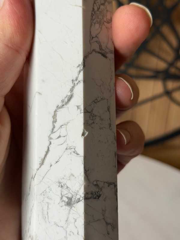 Pointe en Howlite (0.44kg)