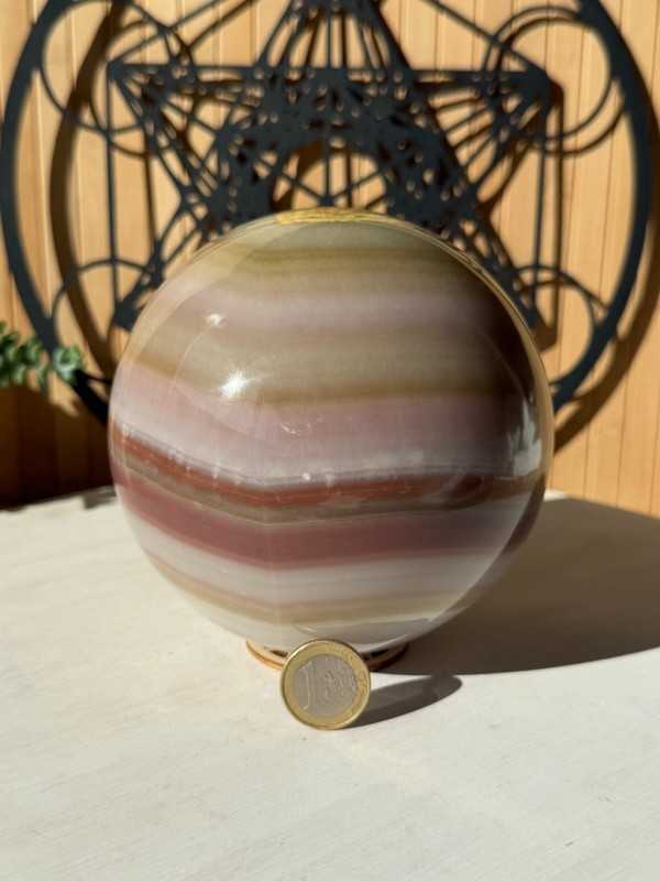 Sphère en aragonite rubanée (2.83kg)