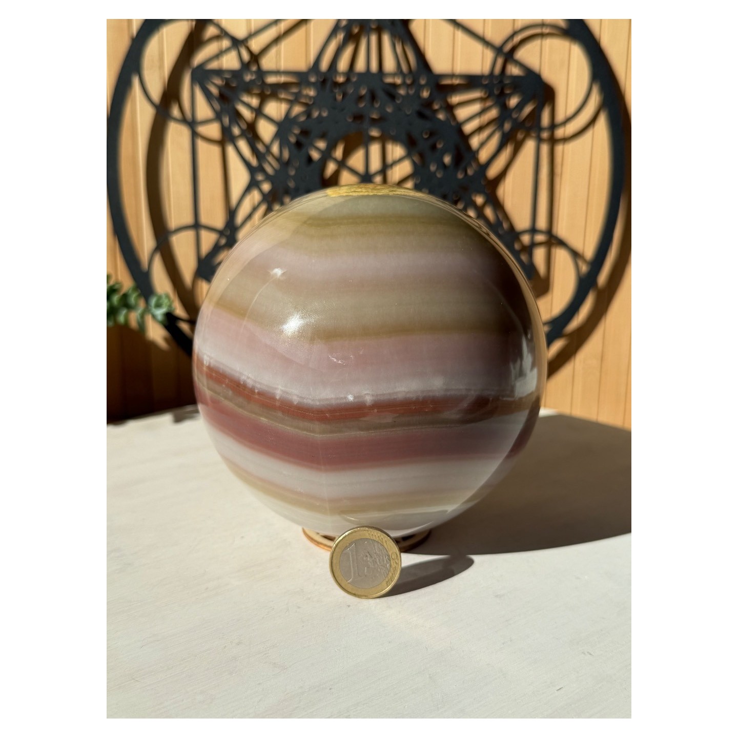 Sphère en aragonite rubanée (2.83kg)