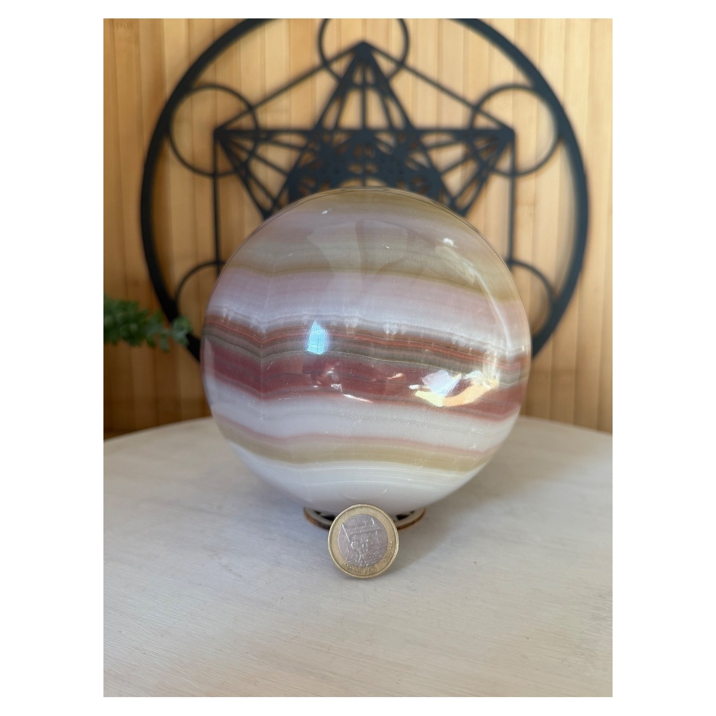 Sphère en aragonite rubanée (2.83kg)