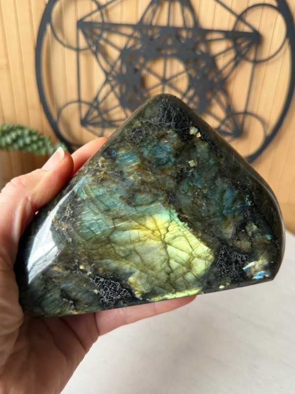 Labradorite (0.875kg)