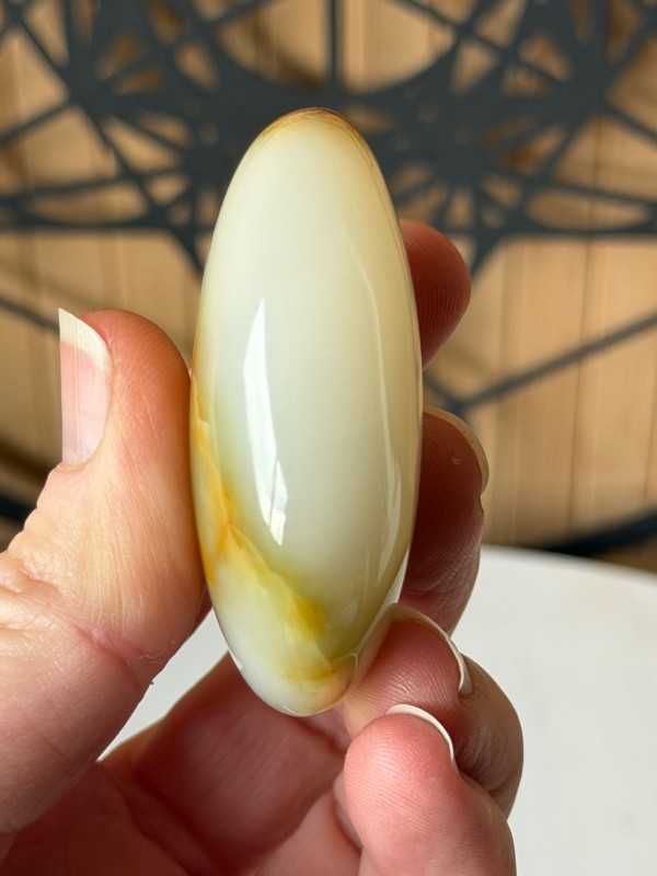 Galet calcite (0.065kg)