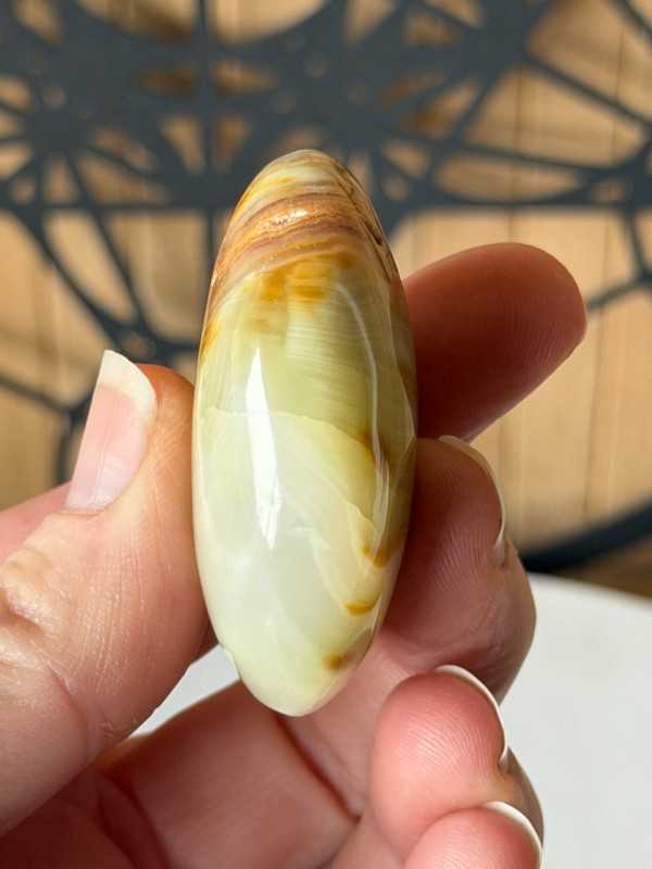 Galet aragonite (0.042kg)