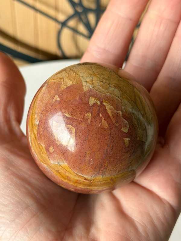 Sphère en jaspe paysage (0.234kg)