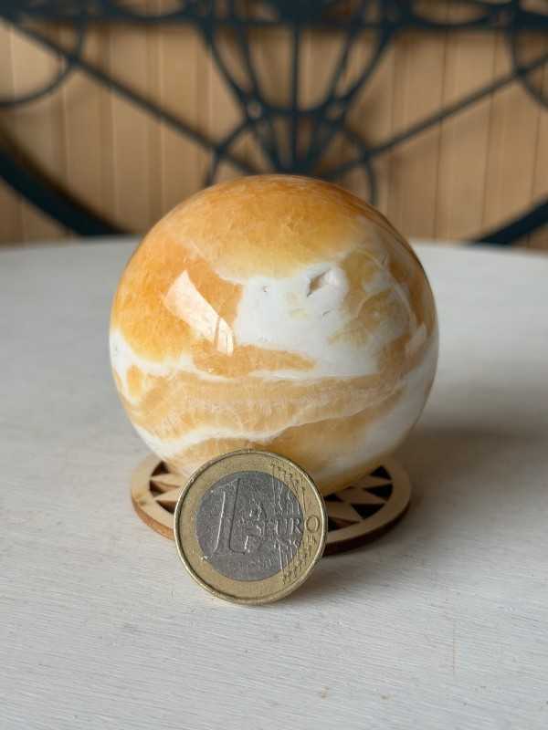 Sphère en calcite jaune (0.246kg)
