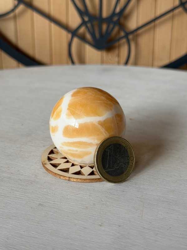 Sphère en calcite jaune (0.092kg)