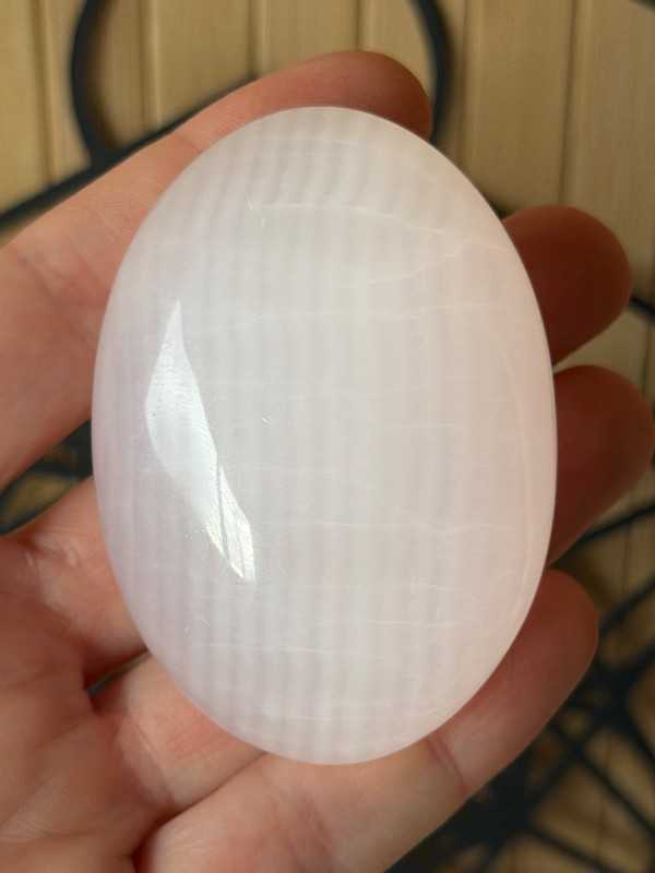 Galet en Manganocalcite (0.124kg)