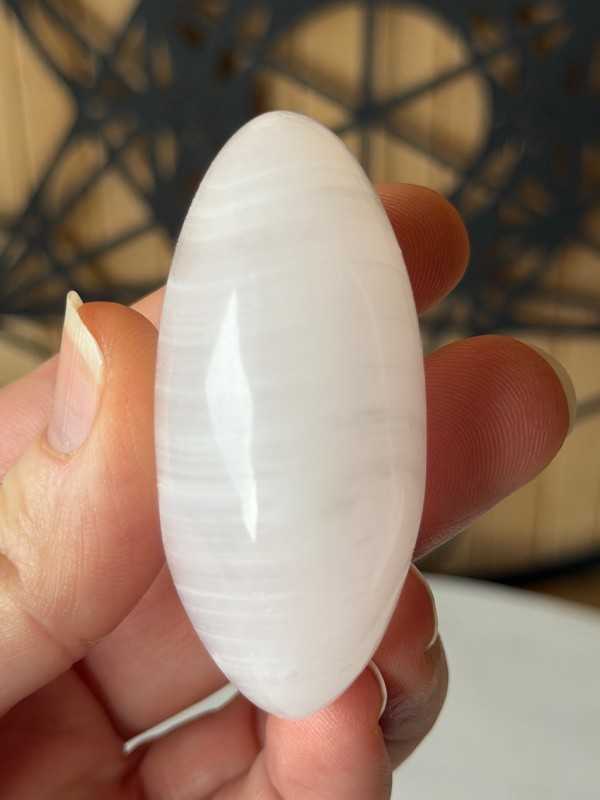 Galet en Manganocalcite (0.078kg)