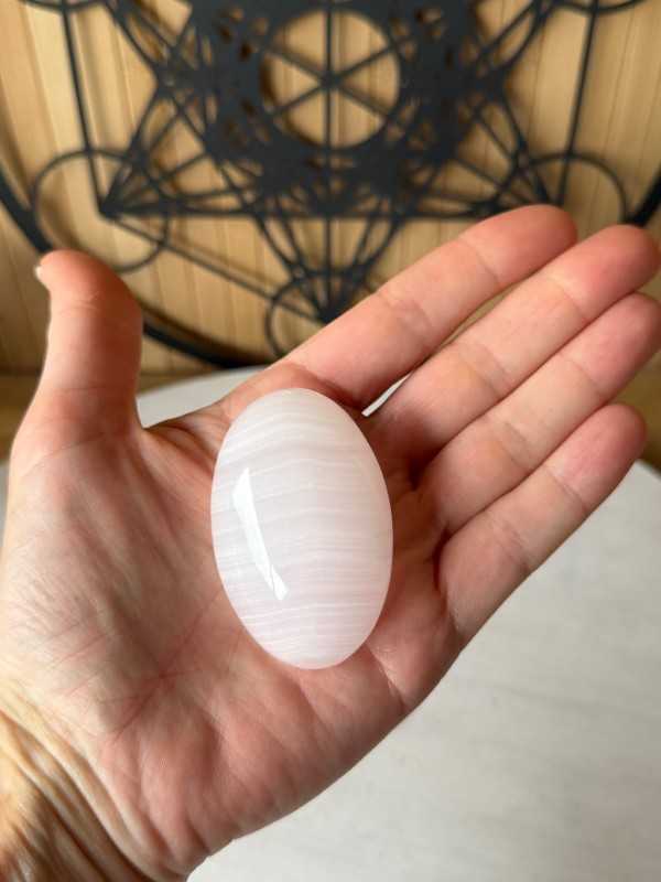 Galet en Manganocalcite (0.078kg)