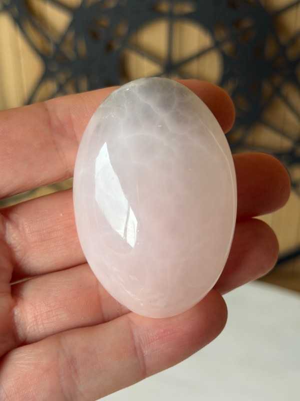 Galet en Manganocalcite (0.07kg)