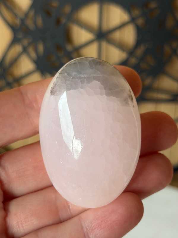 Galet en Manganocalcite (0.07kg)