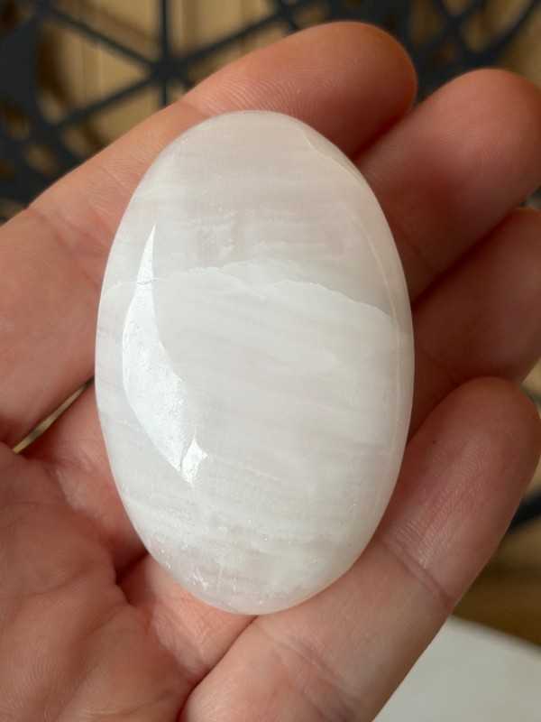 Galet en Manganocalcite (0.06kg)