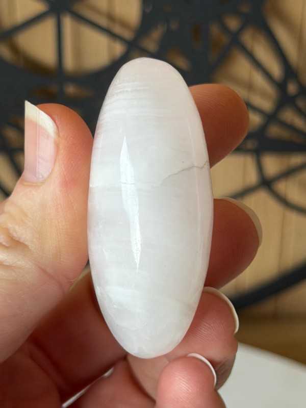 Galet en Manganocalcite (0.06kg)