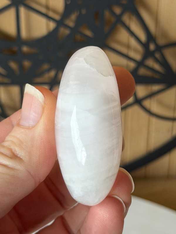 Galet en Manganocalcite (0.06kg)