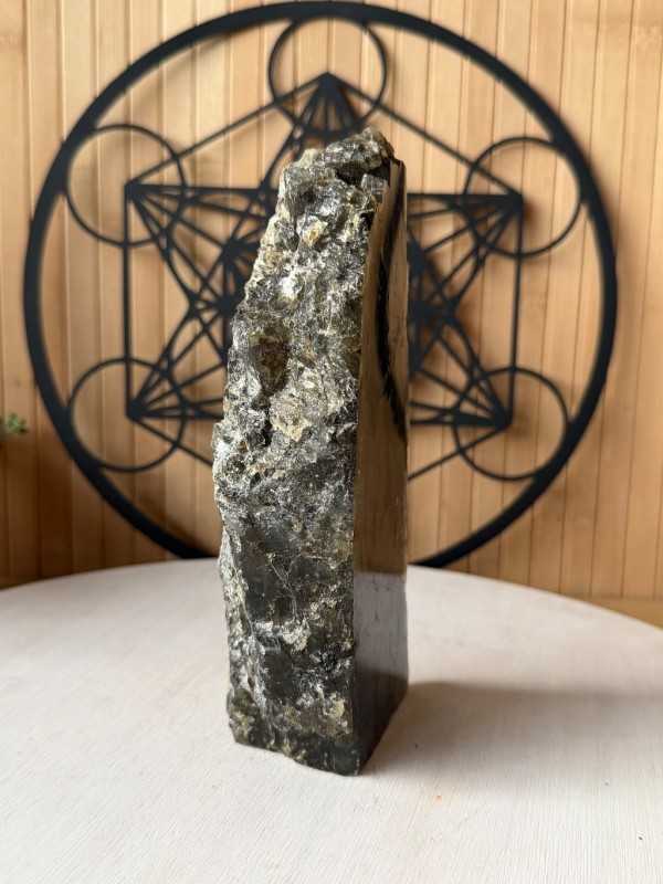 Labradorite (0.845kg)