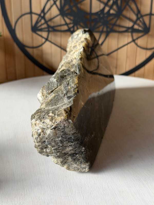 Labradorite (2.223kg)