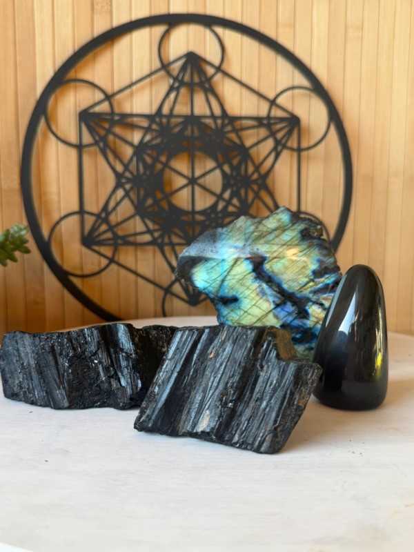 Labradorite, tourmalines et obsidienne (1kg)