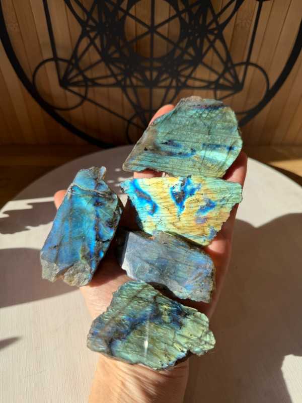 Lot de petites plaques de labradorite (0.29kg)
