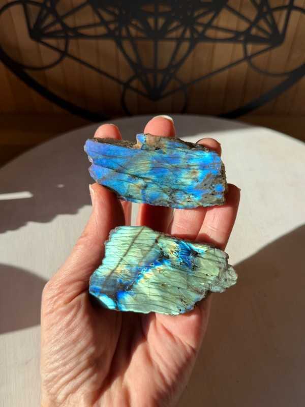 Lot de petites plaques de labradorite (0.29kg)