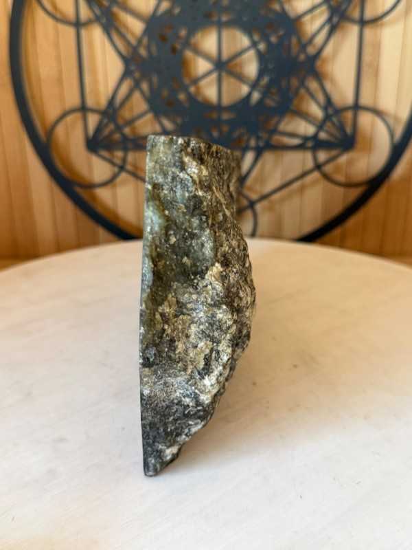 Labradorite (1.575kg)