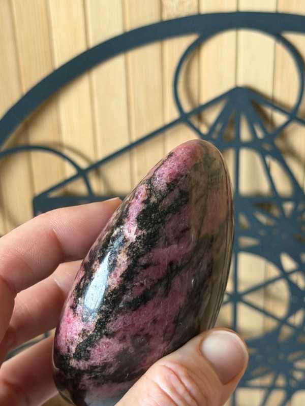 Rhodonite (0.39kg)