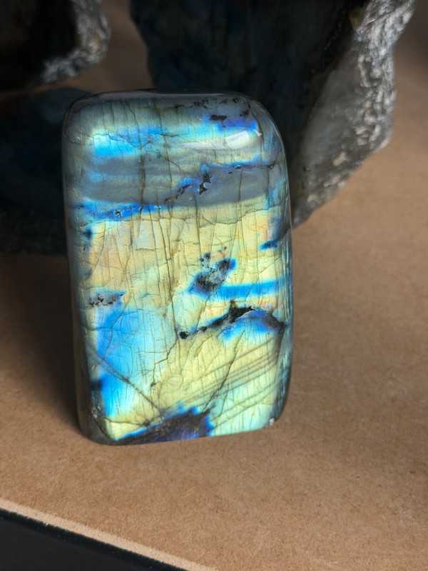 Labradorite (0.384kg)