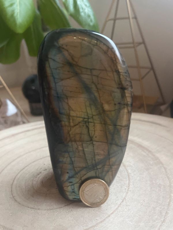 Labradorite (0.986 Kg)