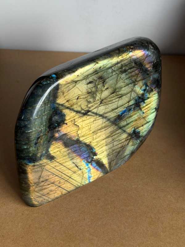 Labradorite (2.685kg)