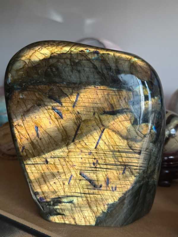 Labradorite (2.8kg)