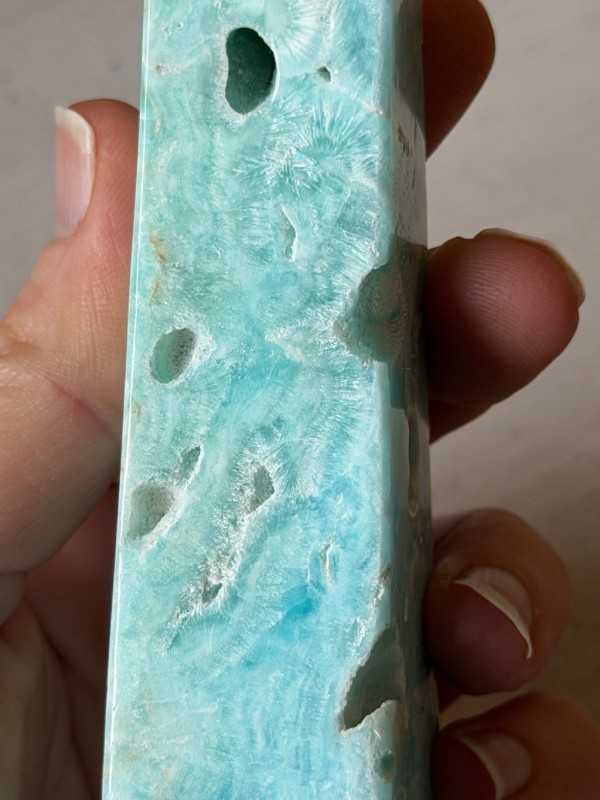 Pointe en aragonite bleue (0.23kg)