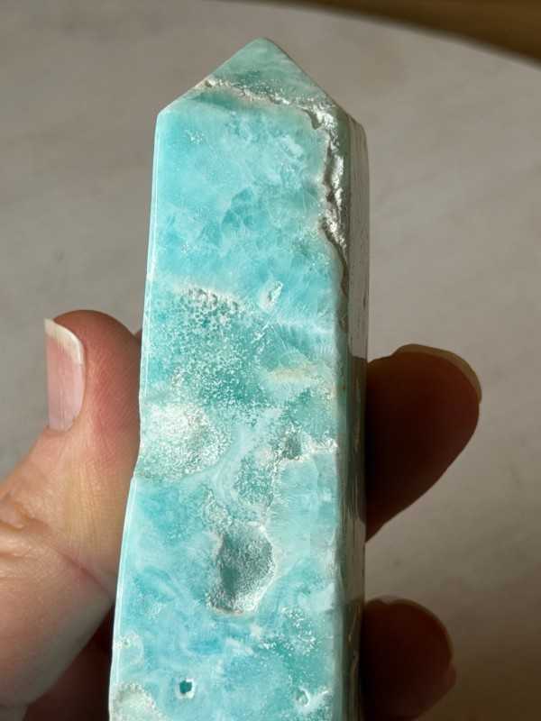 Pointe en aragonite bleue (0.23kg)