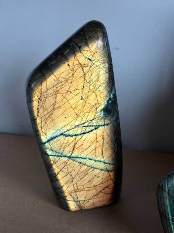 Labradorite (1kg)