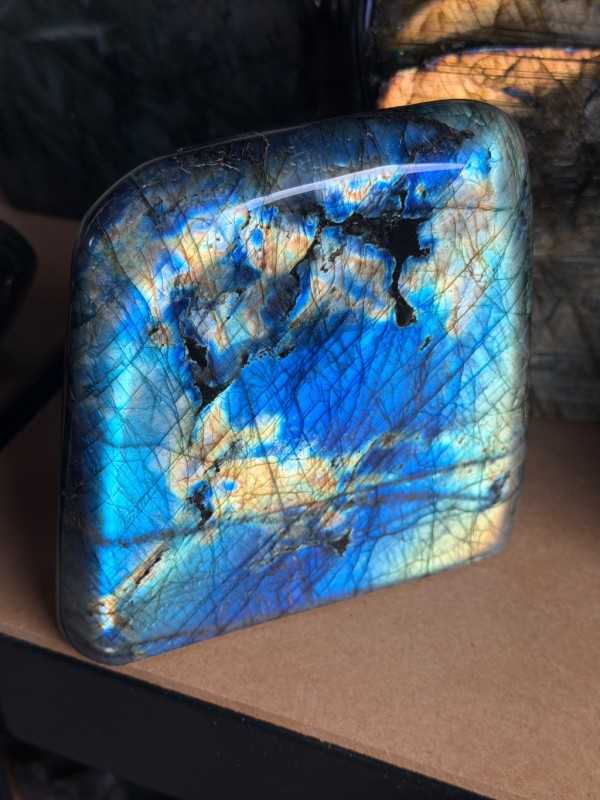 Labradorite (1.76kg)