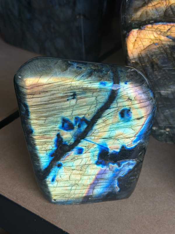 Labradorite (1.325kg)