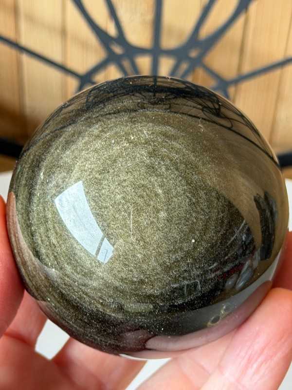 Sphère en obsidienne dorée (0.335kg)