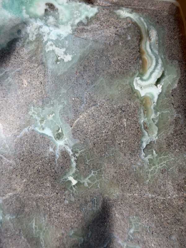 Aragonite bleue (2.44kg)