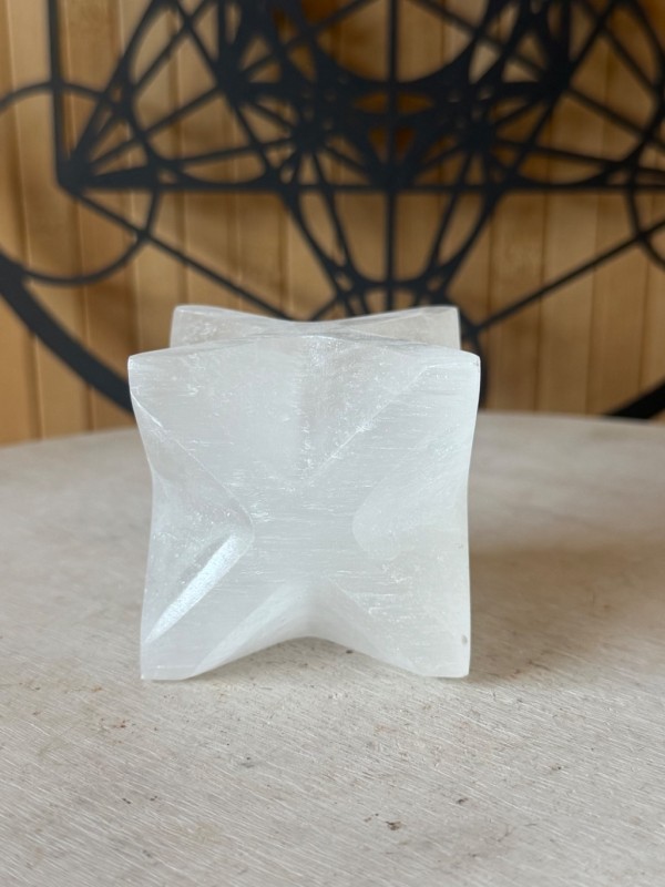 Merkaba en sélénite (0.29kg)