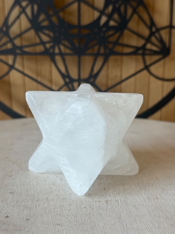 Merkaba en sélénite (0.29kg)