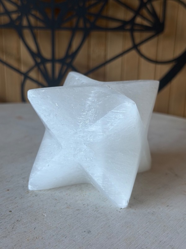 Merkaba en sélénite (0.275kg)