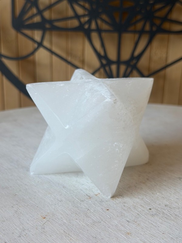 Merkaba en sélénite (0.275kg)