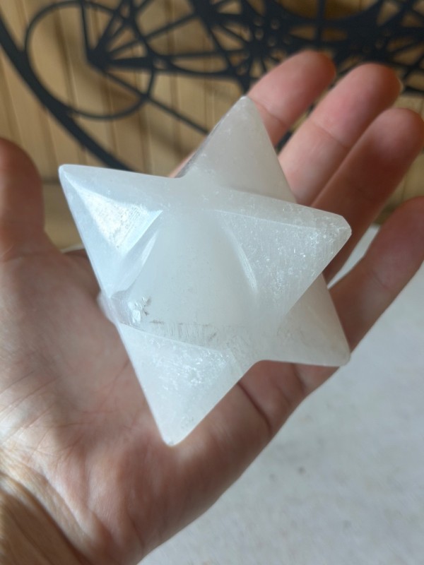Merkaba en sélénite (0.275kg)