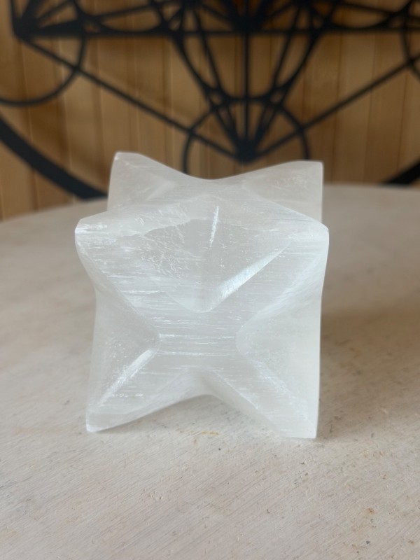 Merkaba en sélénite (0.285kg)