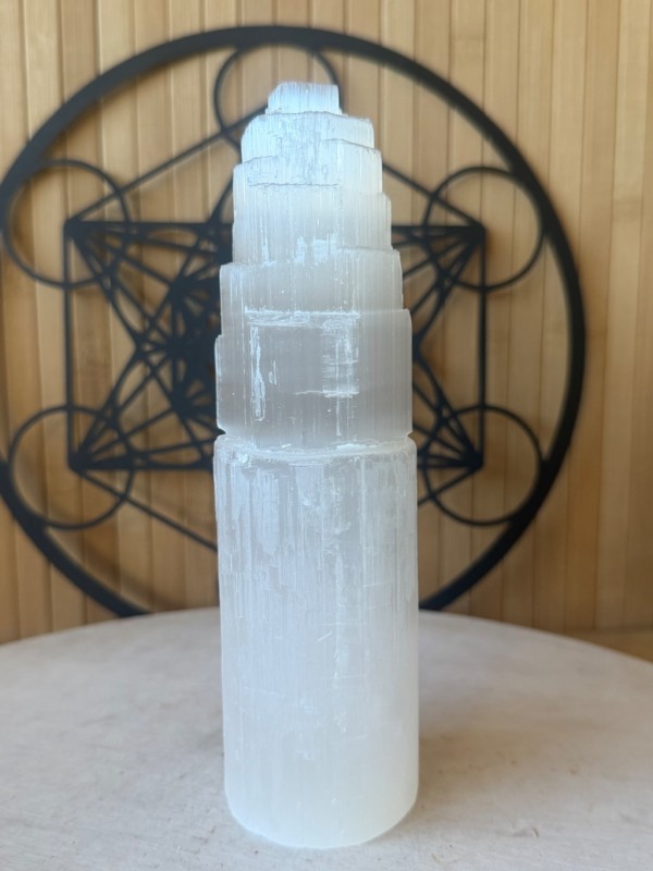 Tour en sélénite (0.81kg)