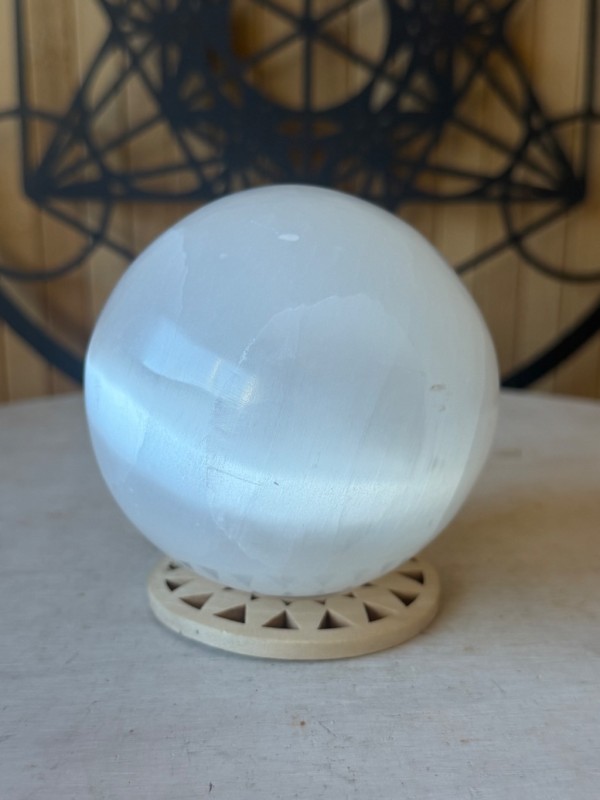 Sphère en sélénite (0.63kg)
