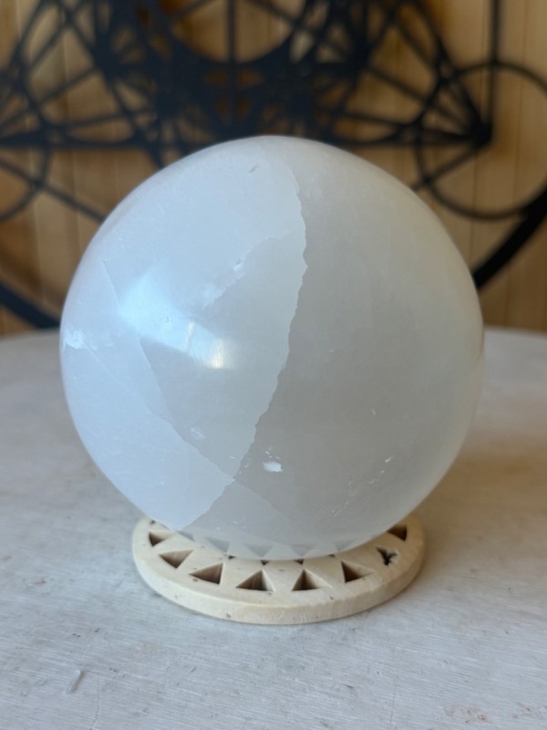 Sphère en sélénite (0.63kg)