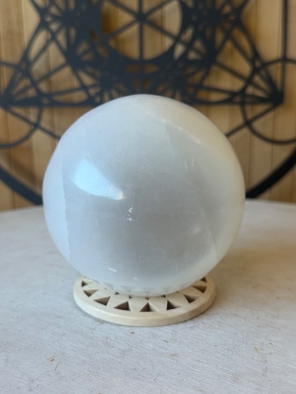 Sphère en sélénite (0.63kg)