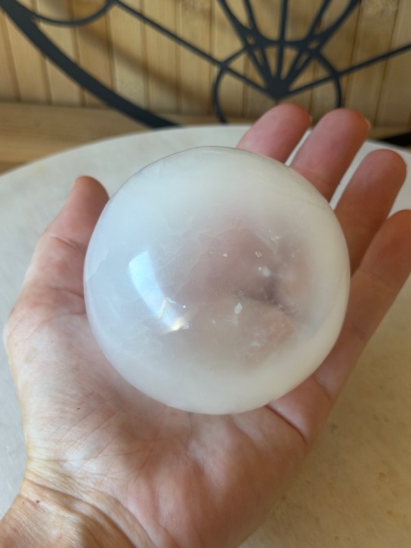 Sphère en sélénite (0.575kg)